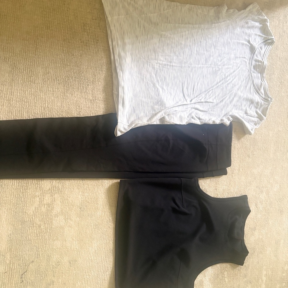 3 pc lululemon set. 
1 pr. Leggings 
2 tops